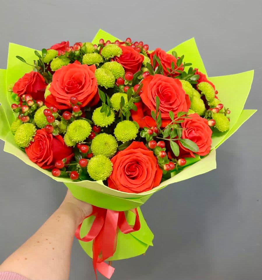 Букет цветов из: Хризантемы и Розы в Нагорное