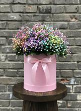 Цветочная композиция из Гипсофила и Розы в шляпной коробке в Нагорное