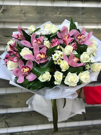 Букет цветов из: Розы и Хризантемы в Нагорное