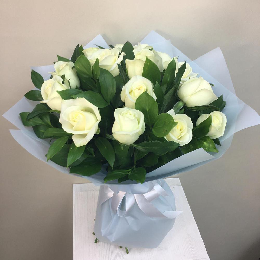 Букет 15 Белых роз Проуд в Нагорное