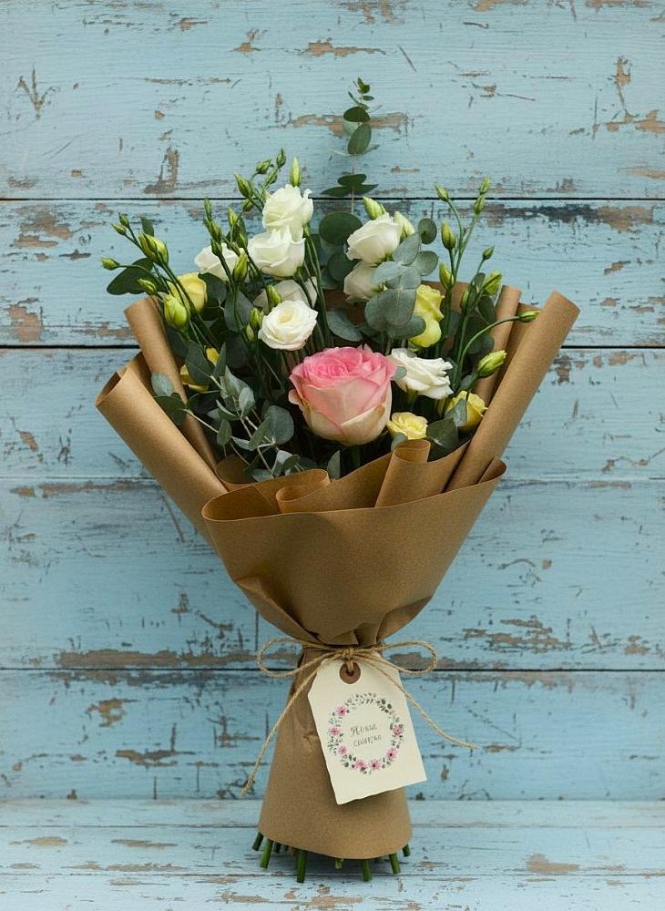 Букет цветов из: Розы и Лизиантусы в Нагорное