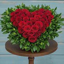 Цветочная композиция из Розы в виде сердца в Нагорное