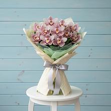 Букет цветов из:  Орхидеи и Розы в Нагорное