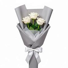Букет 3 белые розы в Нагорное