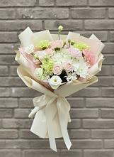 Букет цветов из:  Гвоздики, Розы, Лизиантусы и Хризантемы в Нагорное