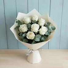 Букет Белые розы в Эвкалипте в Нагорное