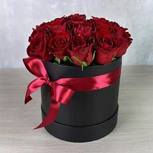 Цветочная композиция из Розы в шляпной коробке в Нагорное