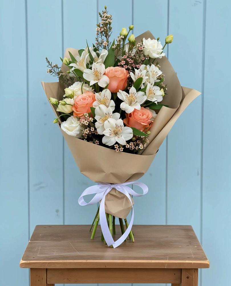 Букет цветов из: Альстромерии, Лизиантусы, Розы и Хризантемы в Нагорное