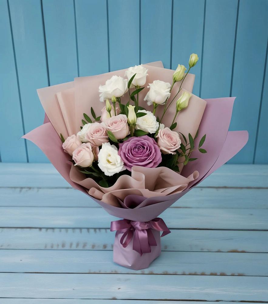 Букет цветов из: Розы и Лизиантусы в Нагорное